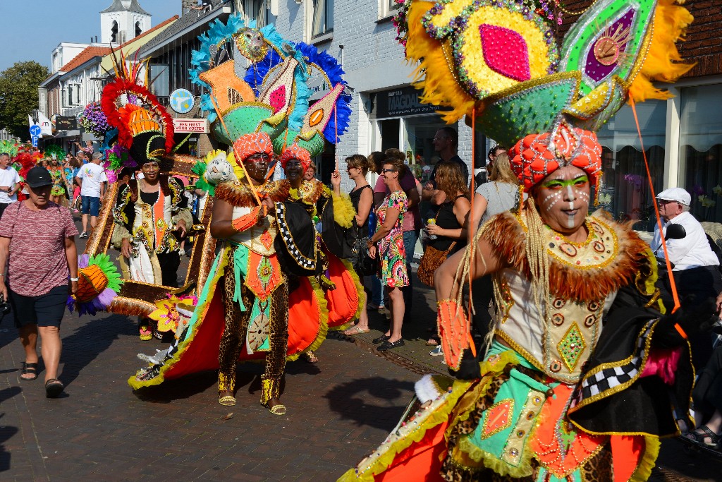 ../Images/Zomercarnaval Noordwijkerhout 2016 055.jpg